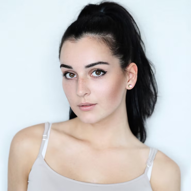 Bella Mathews